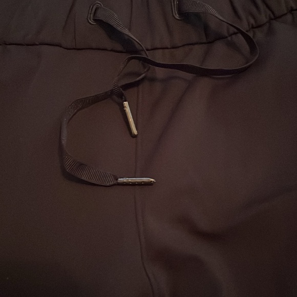 Lululemon pants, not joggers - Picture 2 of 3